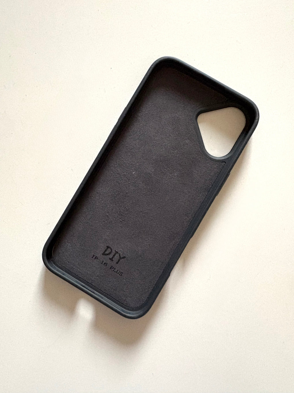 Coque E-Ink NFC pour iPhone – Design intelligent & personnalisation instantanée