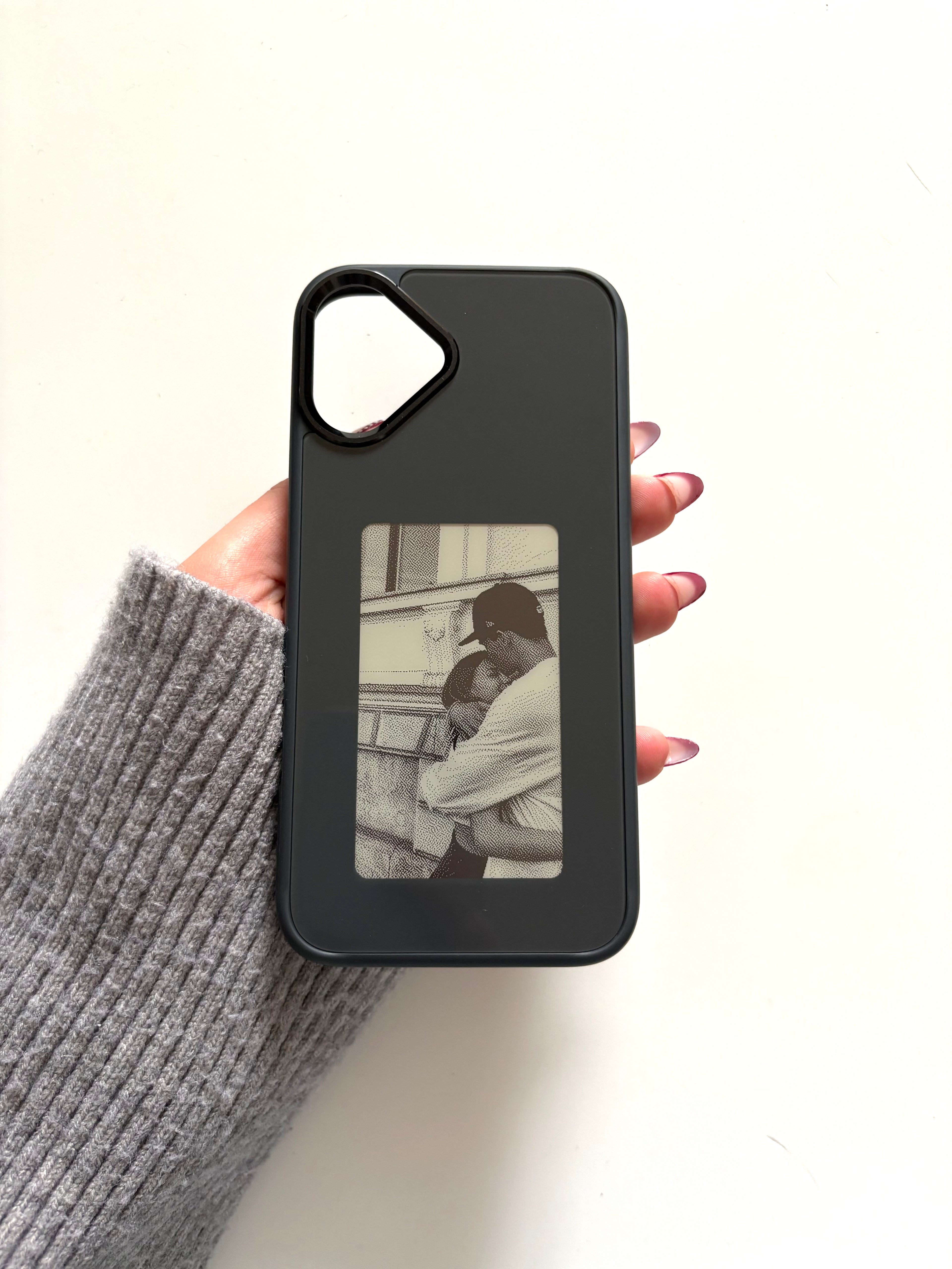 Coque E-Ink NFC pour iPhone – Design intelligent & personnalisation instantanée